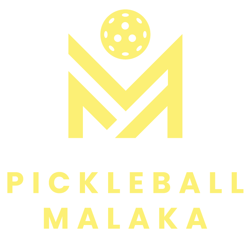 Logo y nombre en amarillo de Pickleball Malaka