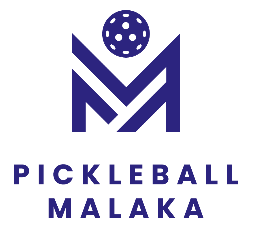 Logo y nombre en azul de Pickleball Malaka
